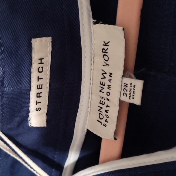 Jeans - Picture 3 of 3